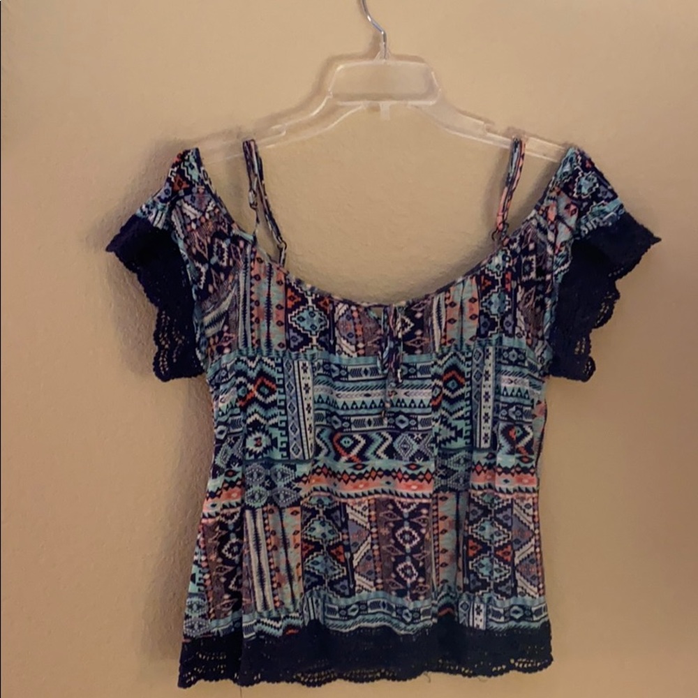 Off the shoulder sleeves